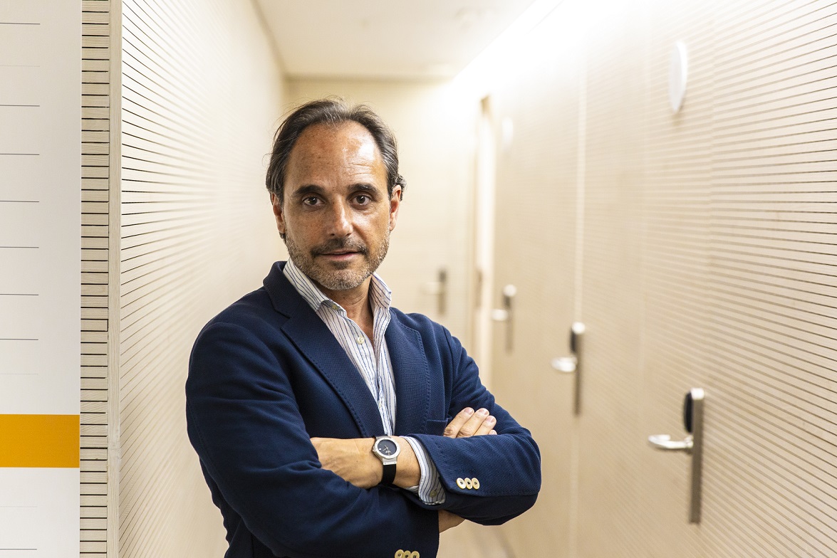 alejandro-01-small.jpg