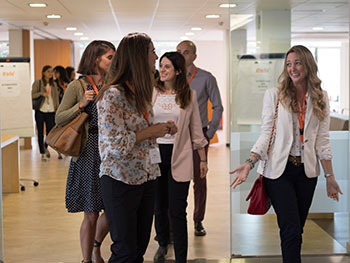 Mujeres tituladas en EADA